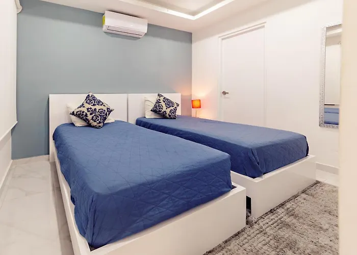 Apartahotel Mararena Family & Long Living - Steps From 5th Avenue