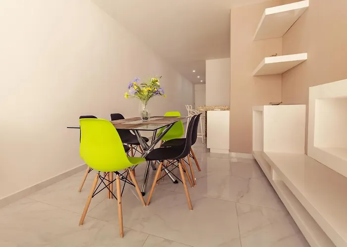 Mararena Family & Long Living - Steps From 5th Avenue Apartahotel 3*